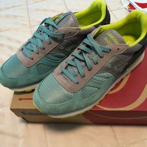Women’s Saucony sneakers - brand new/never worn
